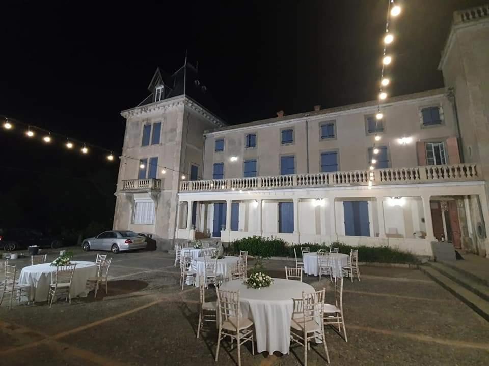 Mazet Du Chateau Joyeux De Violet Pépieux Eksteriør billede