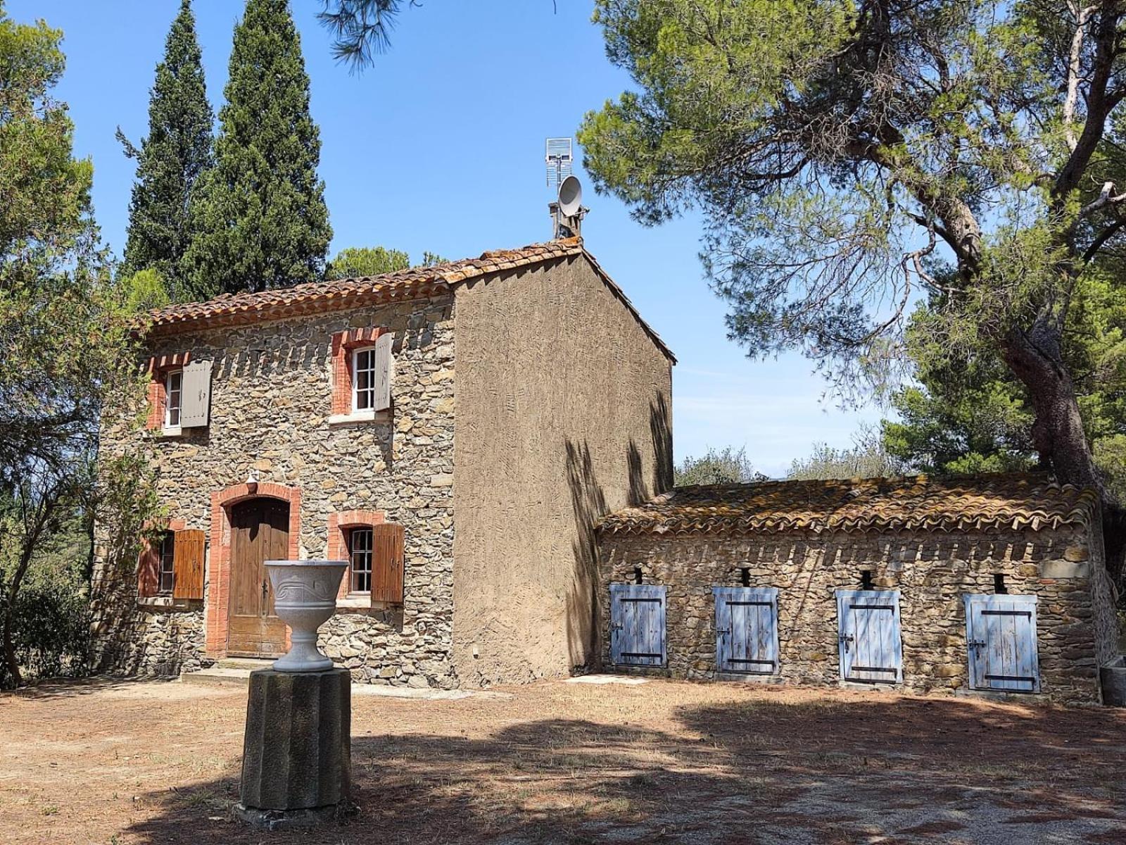 Mazet Du Chateau Joyeux De Violet Pépieux Eksteriør billede